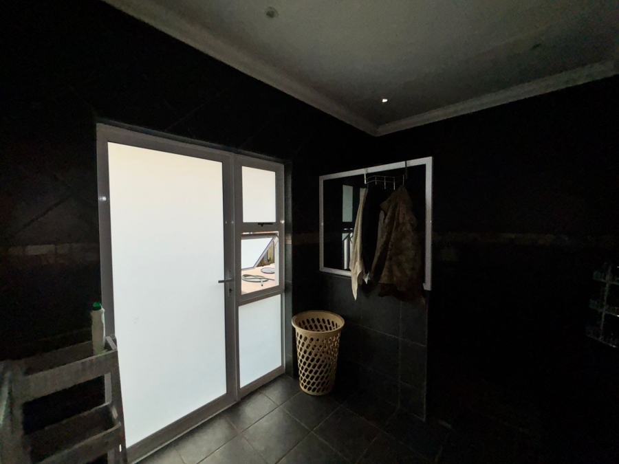 5 Bedroom Property for Sale in Flamwood North West